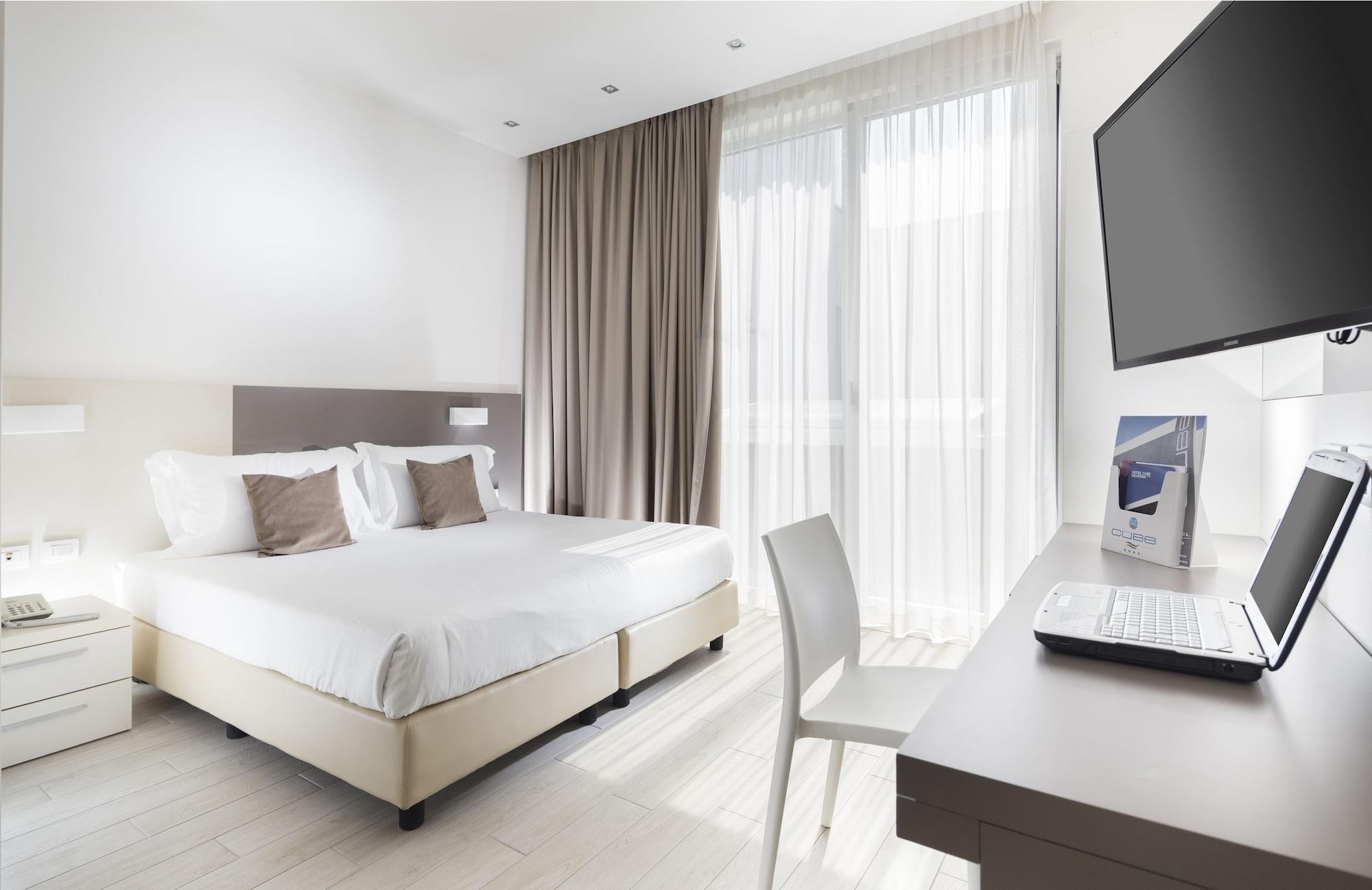 Hotel Cube ราเวนนา ภายนอก รูปภาพ