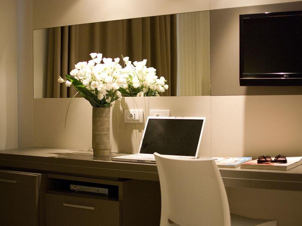 Hotel Cube ราเวนนา ภายนอก รูปภาพ