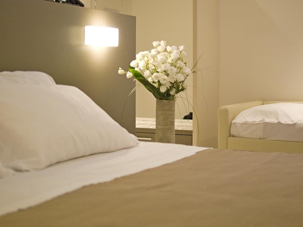 Hotel Cube ราเวนนา ภายนอก รูปภาพ