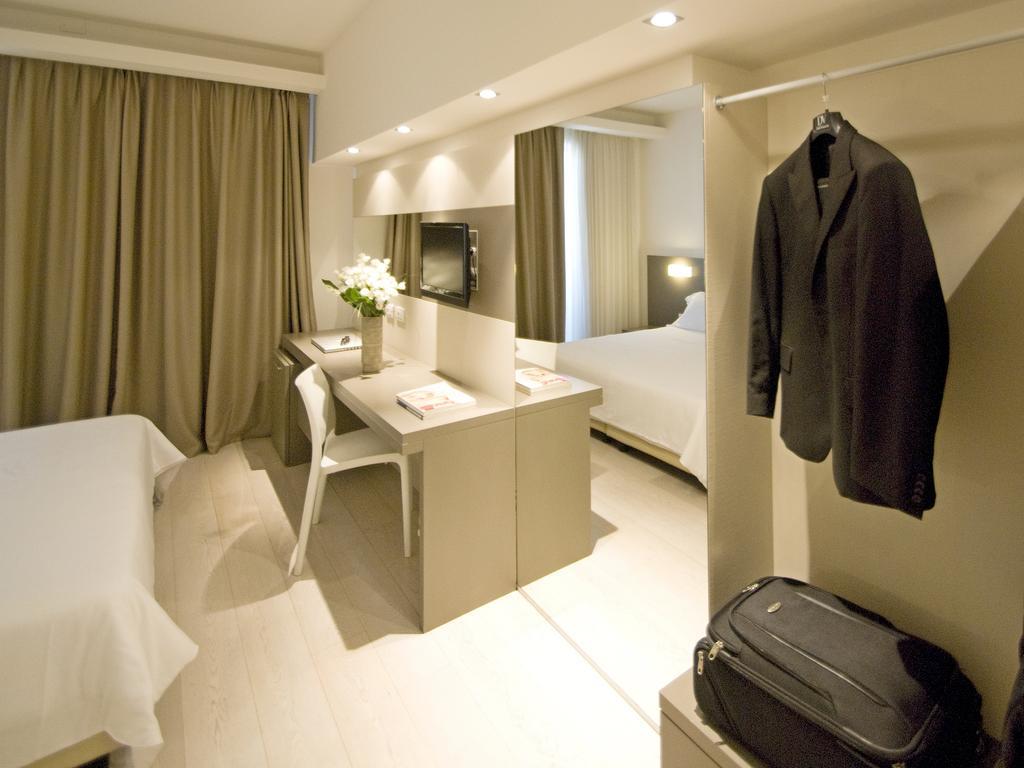 Hotel Cube ราเวนนา ภายนอก รูปภาพ